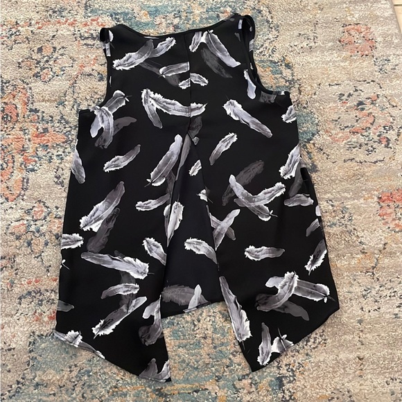 Express Split Back Tank - Picture 3 of 4